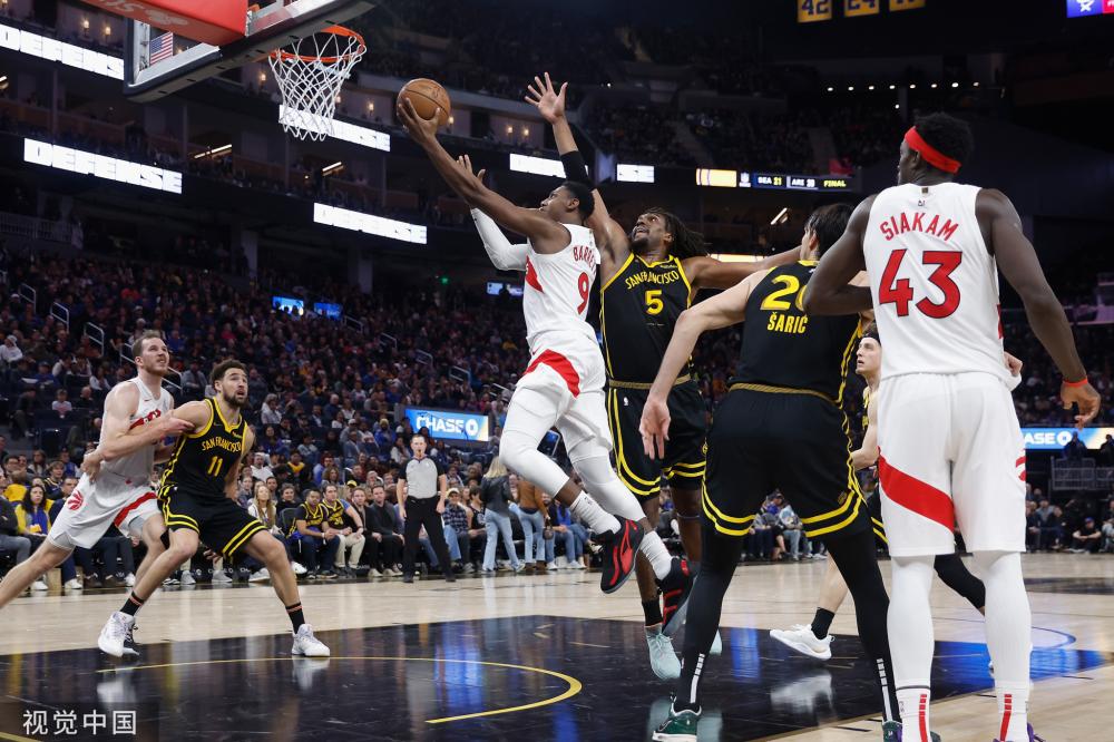 欧冠资格赛首回合费耶诺德2-1费内巴切 廷伯造乌龙穆萨补时绝杀.