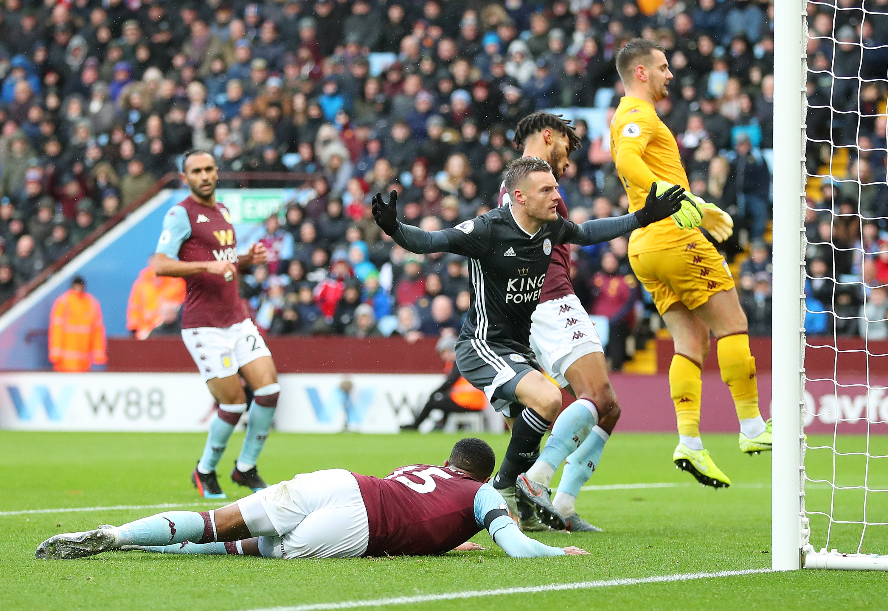 年赛事中展 年赛事中展